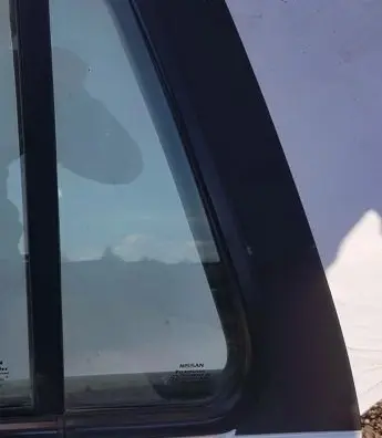 Rear vent window glass