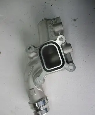 BMW 2 Active Tourer U06 Water pump LX6E8K556AA