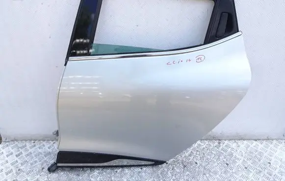 Renault Clio IV Rear door