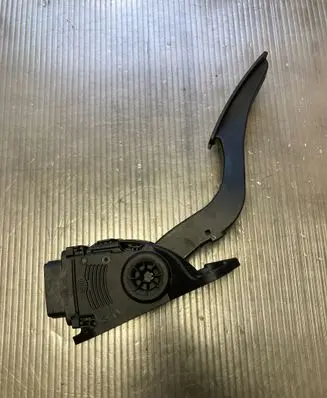 Suzuki Grand Vitara II Accelerator throttle pedal I590065J02 6PV00907400