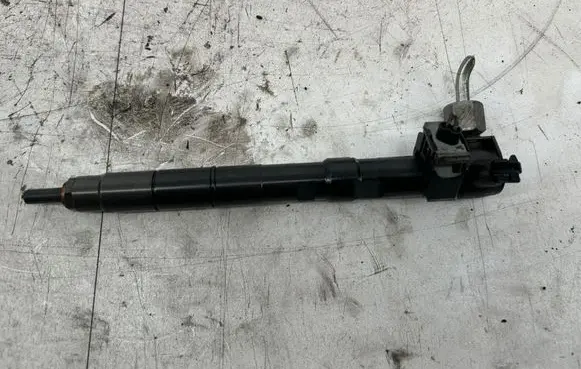 Volkswagen Polo V 6R Fuel injector 28231462 1746CE07R61 03P130277V400