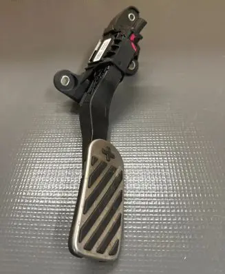 Hyundai Ioniq 5 Accelerator throttle pedal 00136810 CN09526082