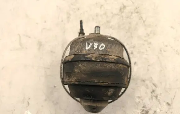 Engine mount bracket