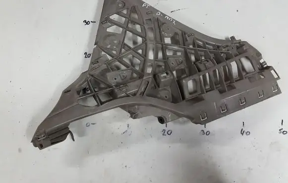 Ford B-MAX Fender mounting bracket