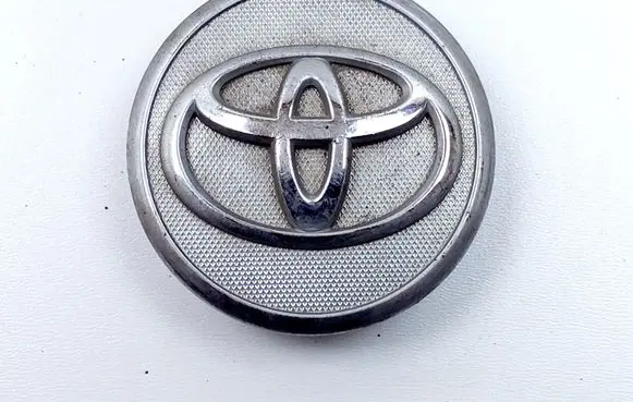 Toyota Yaris R20 wheel hub/cap/trim 426030D060