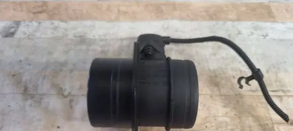 Skoda Octavia Mk2 (1Z) Mass air flow meter 074906461B 0281002461