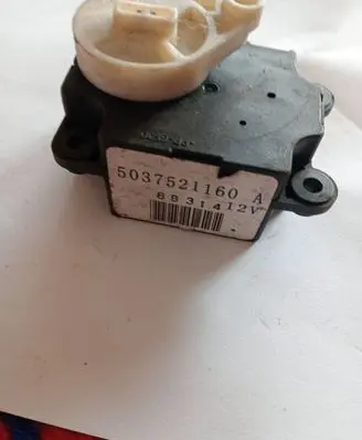 Renault Koleos I Air flap motor/actuator 5037521160A
