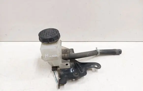 Brake fluid reservoir