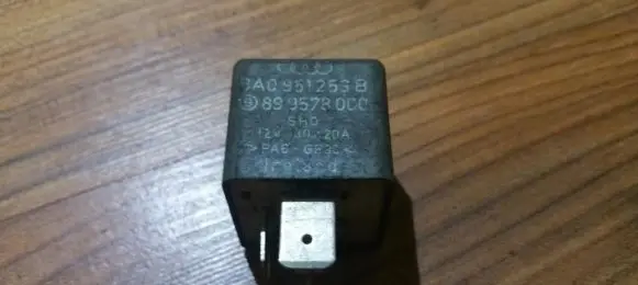 Audi A6 S6 C4 4A Other relay 8a0351253b 899578000
