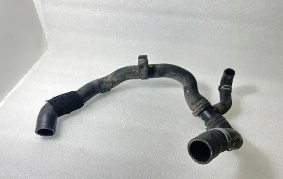 Volkswagen PASSAT B7 Engine coolant pipe/hose 3AA122051A 124610HU