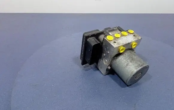 BMW X3 E83 ABS Pump 3420395