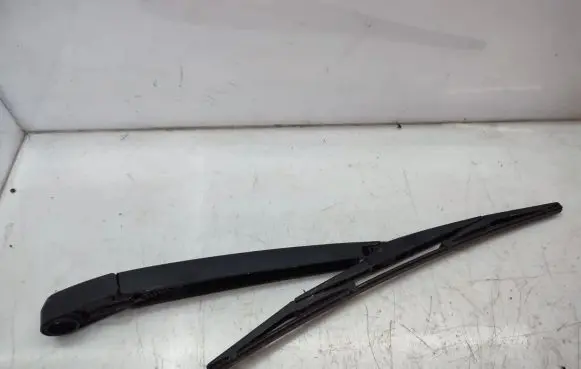 Hyundai Santa Fe Rear wiper blade arm