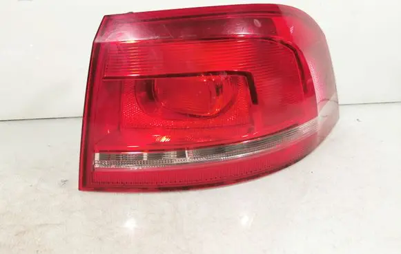 Volkswagen PASSAT B7 Rear/tail lights 3AF945096C