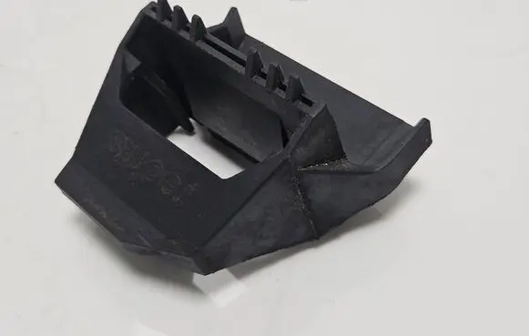 BMW 7 E38 Radiator mount bracket 17111737707