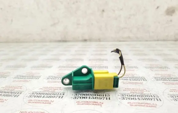 Volkswagen Touran I Airbag deployment crash/impact sensor 5M0909606A