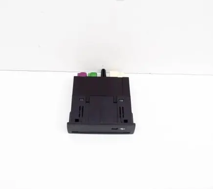 Mercedes-Benz GLE W167 USB socket connector A1678201402