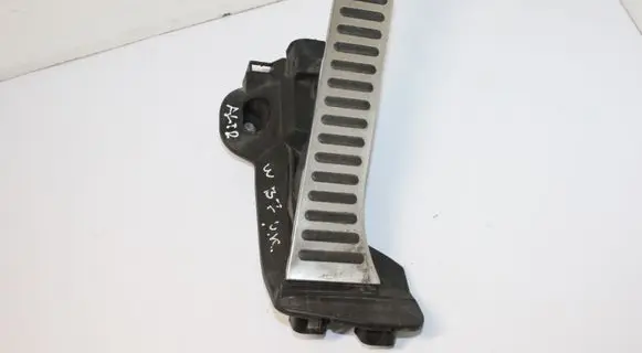 Volkswagen PASSAT B7 Accelerator throttle pedal 1K2721503AM