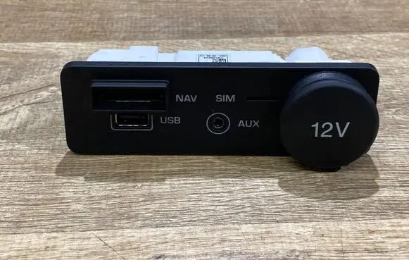 Land Rover Discovery 5 USB socket connector JX6319C166EA AYBPA 170614B0534X