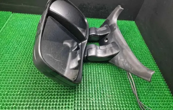 Iveco Daily 35.8 - 9 Front door electric wing mirror E9024362 E9024353 E9034353