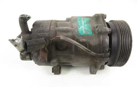 Volkswagen Transporter - Caravelle T5 Air conditioning (A/C) compressor (pump) 7H0820803C