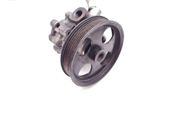 Opel Insignia A Power steering pump 55563329