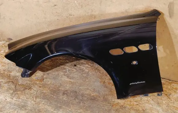 Maserati Quattroporte Fender