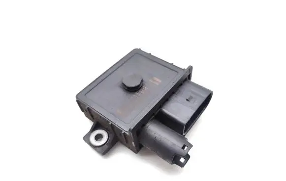 BMW 3 E90 E91 Glow plug pre-heat relay 7798000 0522120102
