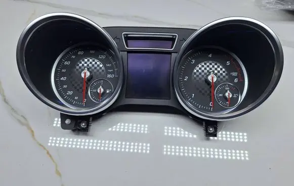 Speedometer (instrument cluster)
