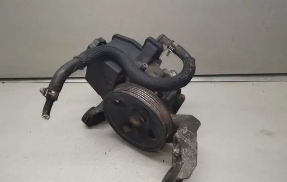 Mercedes-Benz CLK A208 C208 Power steering pump A0024668401