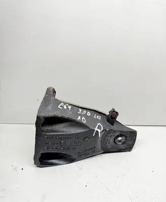 BMW 5 E60 E61 Engine mounting bracket 6771072 03827 677107201