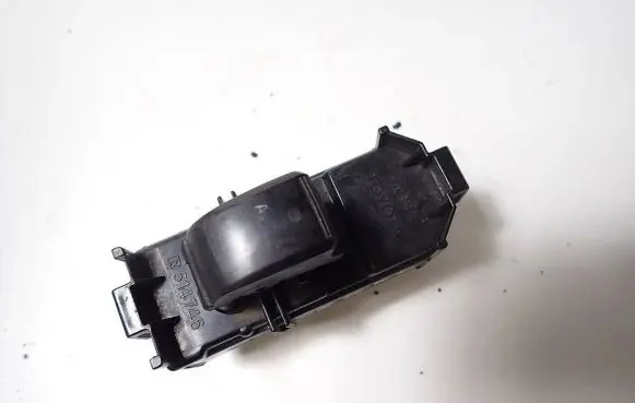 Toyota Corolla Verso E110 Quarter vent window switch P4CN010W1 8403013030