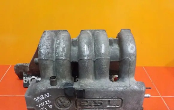 Volkswagen Multivan T4 Intake manifold 023133223 SSACY