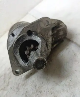 Mazda 121 Starter motor M3T33081
