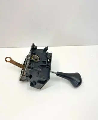Mercedes-Benz SLC C107 Gear shifter/selector A1072670005 1072670005