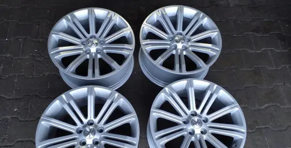 Peugeot RCZ R18 alloy rim 9673495377