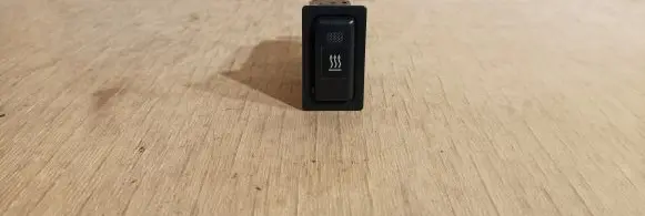 Toyota Avensis T250 Windscreen/window heater switch 153337
