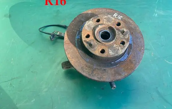 Fiat Ducato Front wheel hub spindle knuckle 1336633080