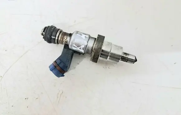 Toyota Avensis T250 Fuel injector 2325028090