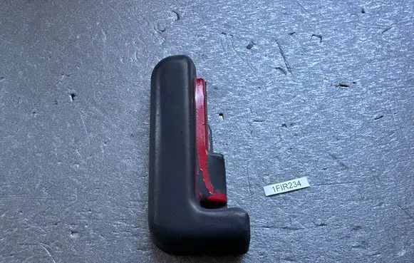 Nissan Patrol Y60 Tailgate/trunk/boot lid buffer 9048120J00