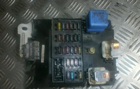 Nissan Primera Fuse box set ppt30gf10