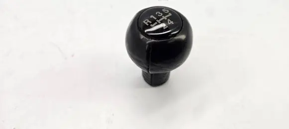 Volkswagen Jetta II Gear lever shifter trim leather/knob 