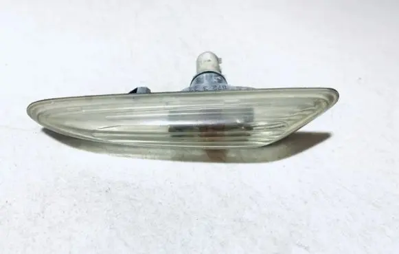 BMW 3 E46 Front fender indicator light 69113716 6911371-6