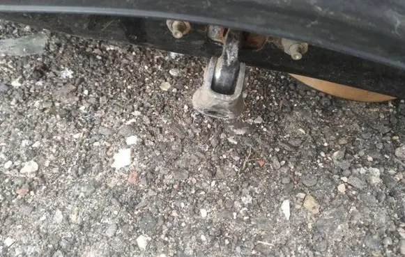 Subaru B9 Tribeca Rear door check strap stopper