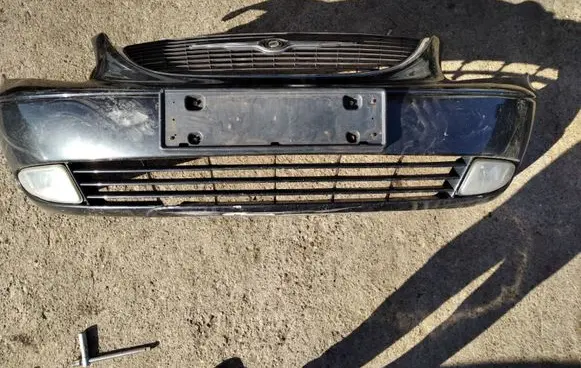 Chrysler Voyager Front bumper