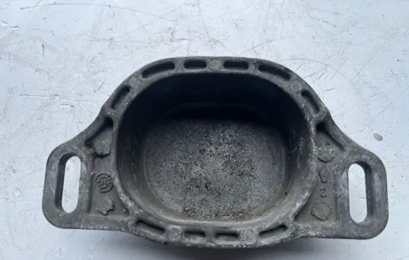 Audi A6 S6 C6 4F Engine mounting bracket 4F0199335C