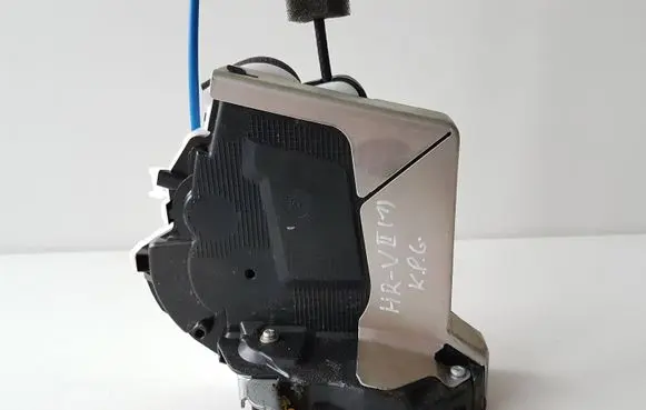 Honda HR-V Rear door lock A044900 M11LAC