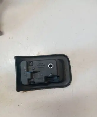 Volvo XC60 Engine bonnet (hood) release handle 30779851