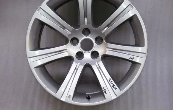 Jaguar XF X250 R18 alloy rim 