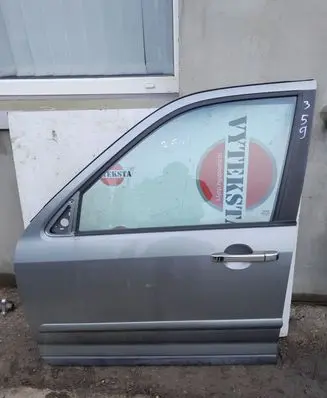 Honda CR-V Front door