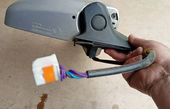 Mazda MPV II LW Front door electric wing mirror 123363